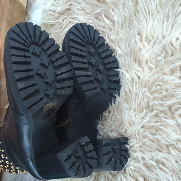 Michael Kors Yvonne Boots - Picture 6 of 9